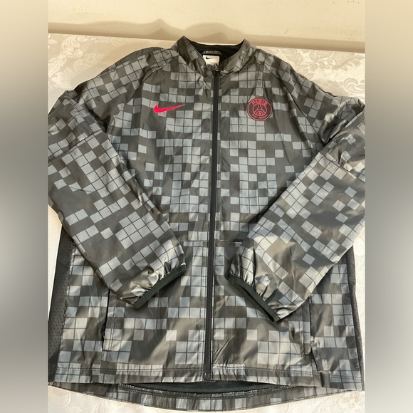 Nike Other - NIKE Paris Saint-Germain AWF Soccer Jacket Youth Size XL Black/grey Check